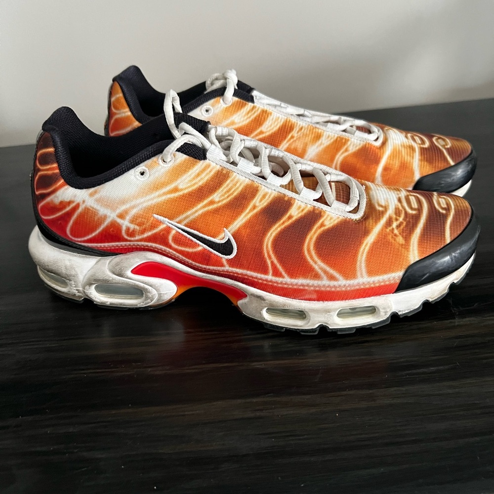 Nike Men’s Orange Flame Gradient Air Max-Style Sneakers